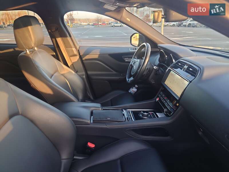 Внедорожник / Кроссовер Jaguar F-Pace 2019 в Киеве