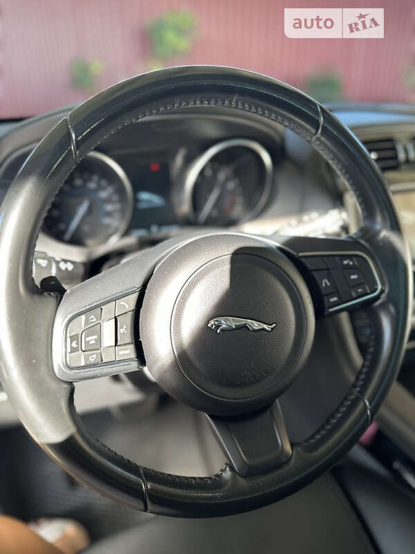 Позашляховик / Кросовер Jaguar F-Pace 2018 в Тячеві