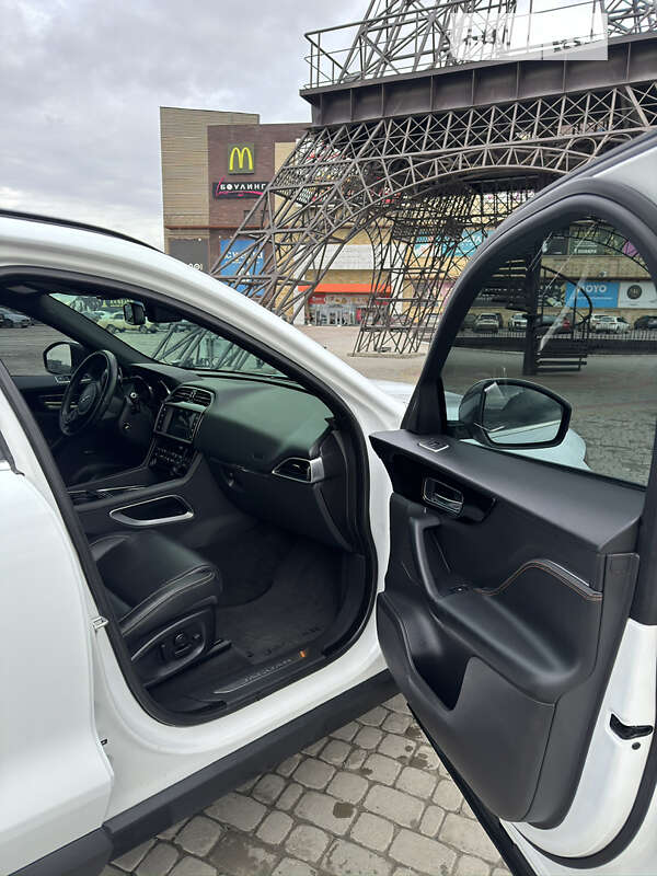 Позашляховик / Кросовер Jaguar F-Pace 2016 в Харкові