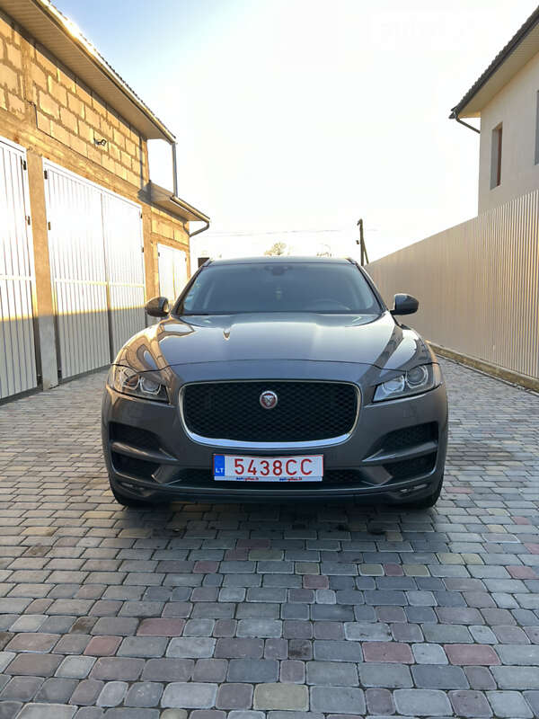 Внедорожник / Кроссовер Jaguar F-Pace 2017 в Снятине