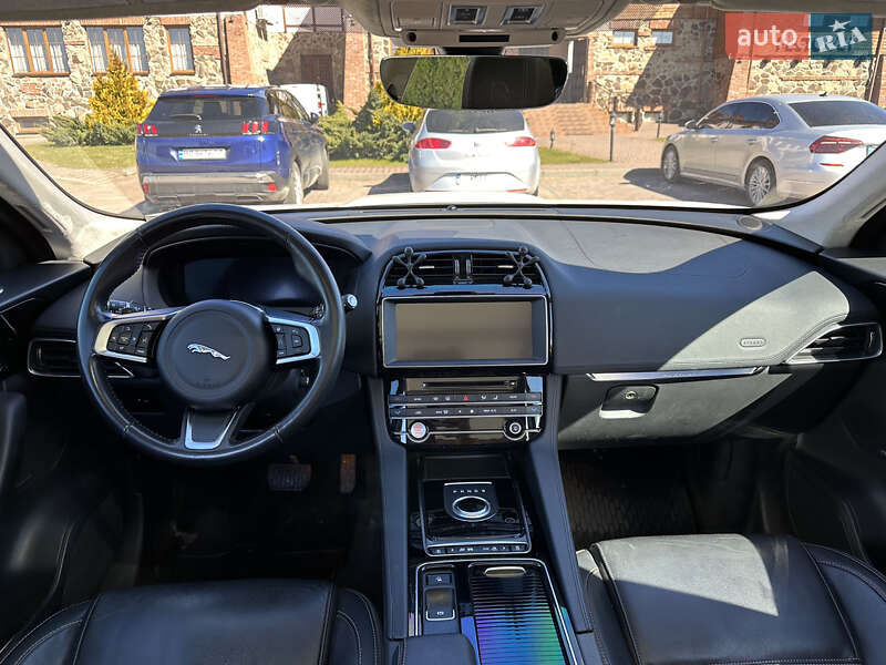 Позашляховик / Кросовер Jaguar F-Pace 2019 в Львові