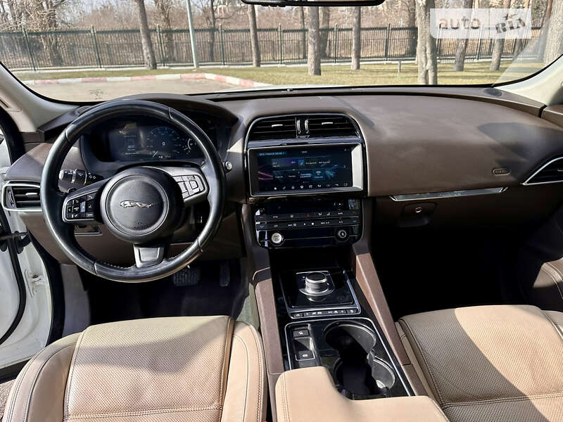 Позашляховик / Кросовер Jaguar F-Pace 2016 в Києві фото 11 Позашляховик / Кросовер Jaguar F-Pace 2016 в Києві