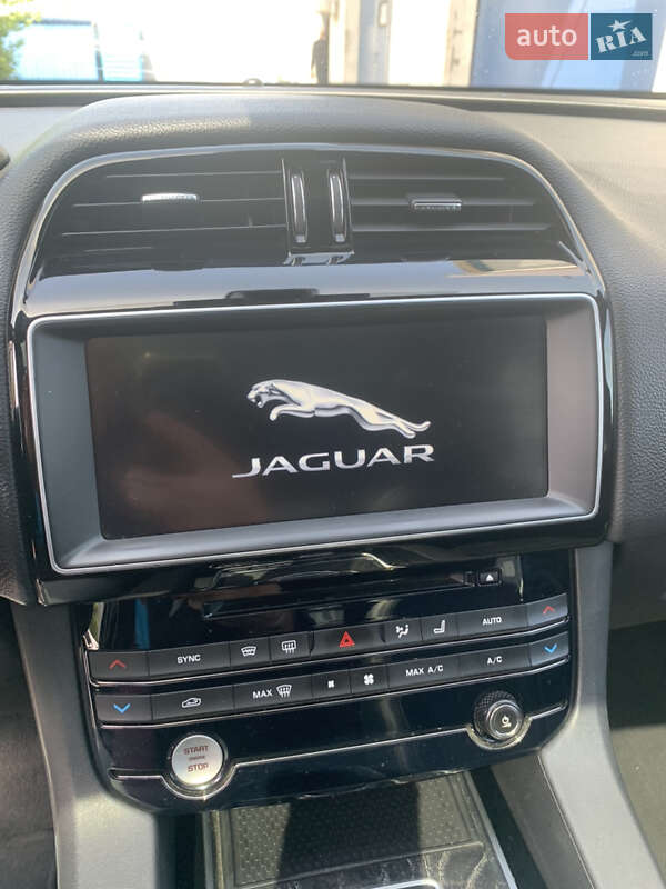 Внедорожник / Кроссовер Jaguar F-Pace 2016 в Киеве