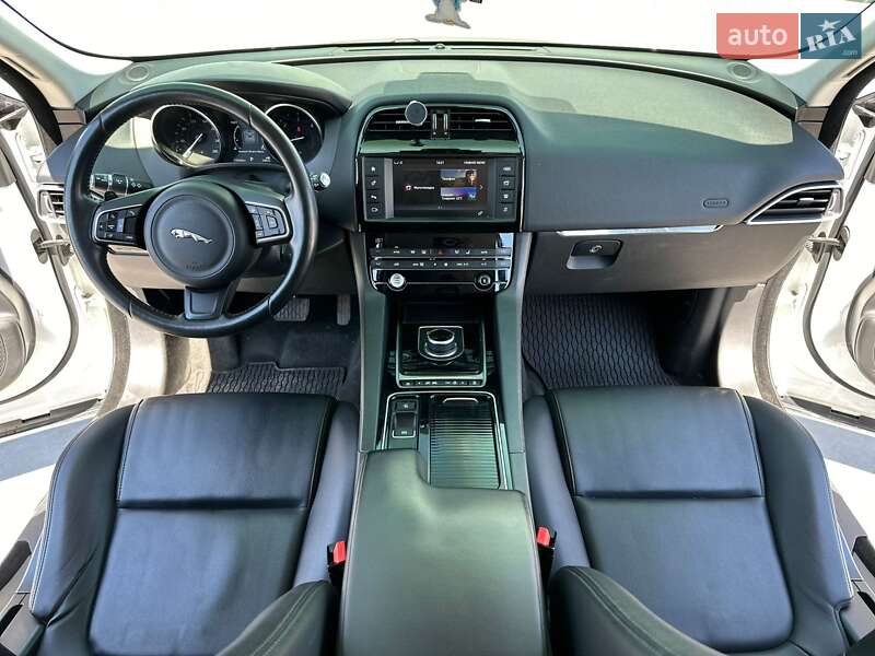 Позашляховик / Кросовер Jaguar F-Pace 2017 в Києві