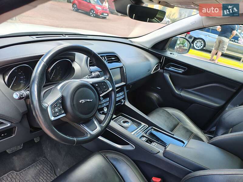 Позашляховик / Кросовер Jaguar F-Pace 2019 в Рівному