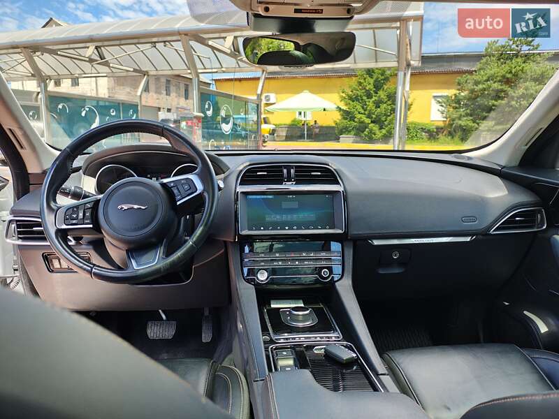 Позашляховик / Кросовер Jaguar F-Pace 2019 в Рівному