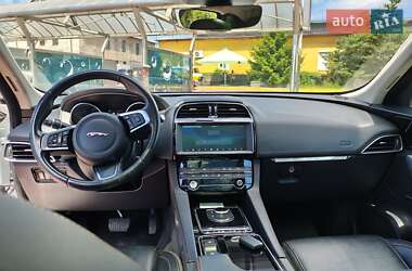 Позашляховик / Кросовер Jaguar F-Pace 2019 в 