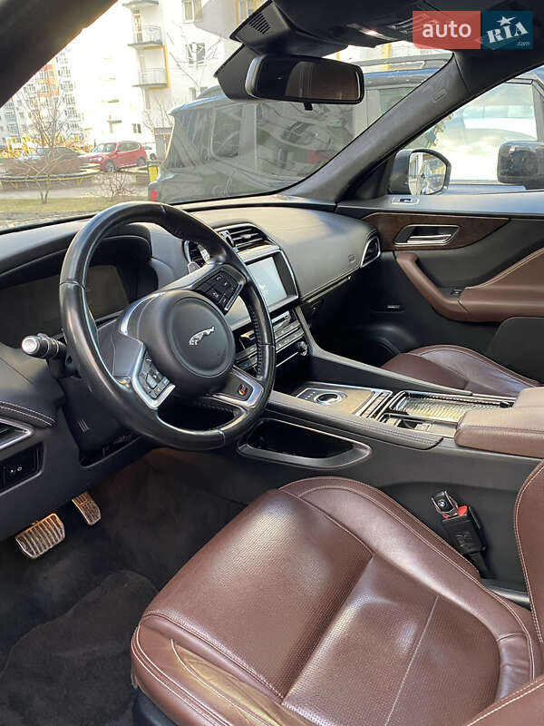 Внедорожник / Кроссовер Jaguar F-Pace 2017 в Ивано-Франковске
