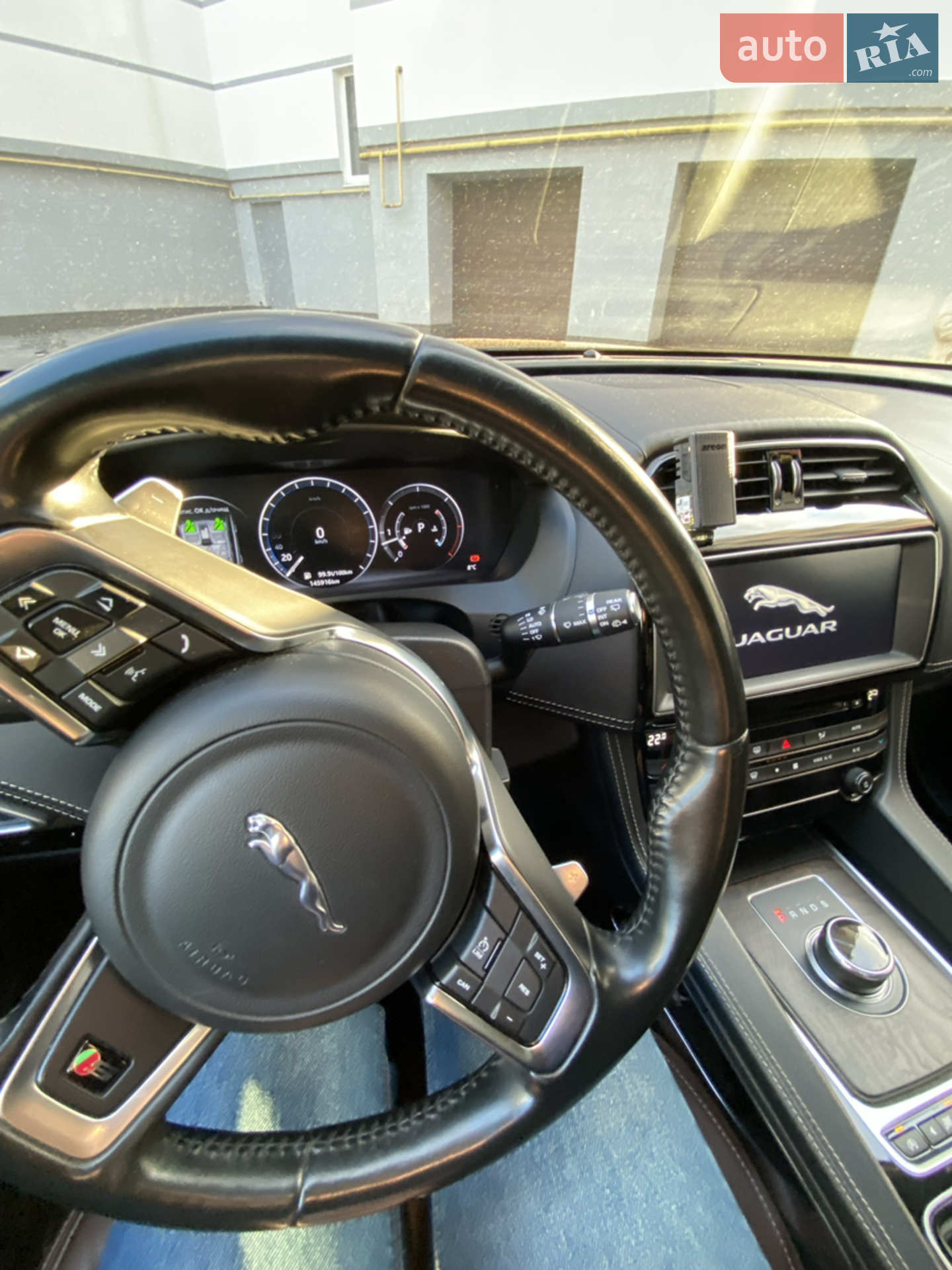 2017 Jaguar F-Pace - мініатюра 29