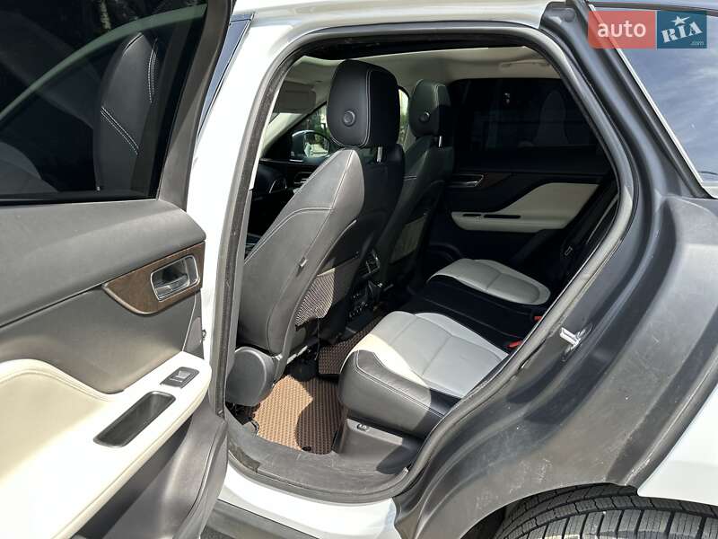 Позашляховик / Кросовер Jaguar F-Pace 2016 в Львові