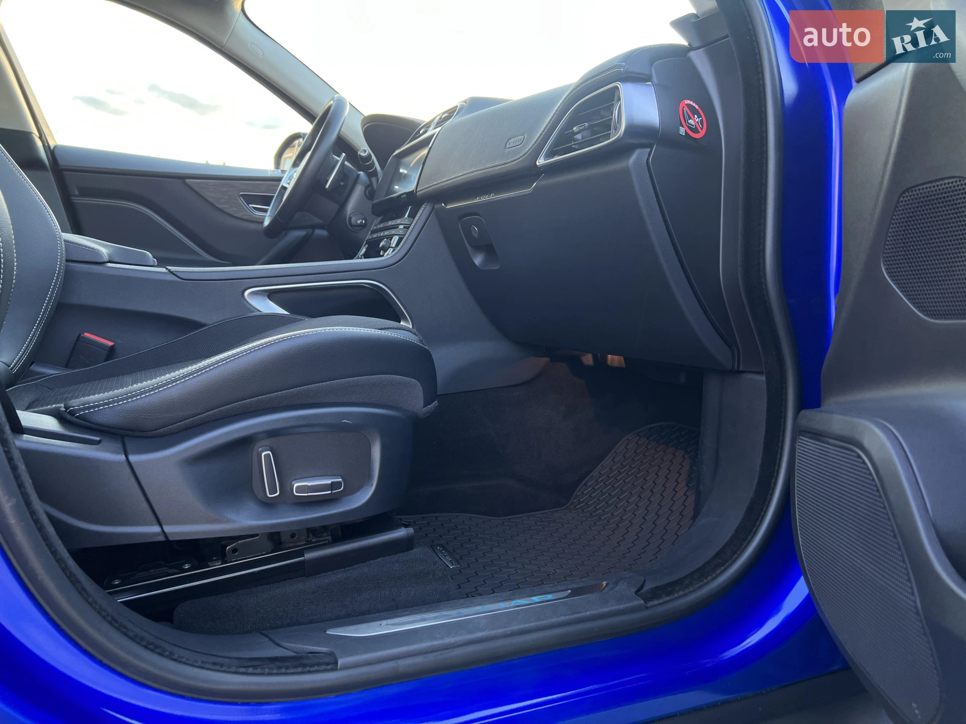 2018 Jaguar F-Pace - мініатюра 15