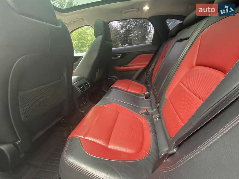 Внедорожник / Кроссовер Jaguar F-Pace 2016 в Киеве