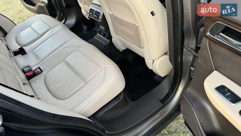 Позашляховик / Кросовер Jaguar F-Pace 2016 в Фастові фото 39 Позашляховик / Кросовер Jaguar F-Pace 2016 в Фастові