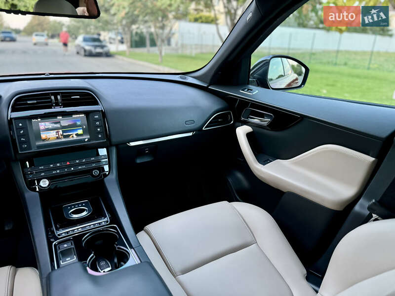 Позашляховик / Кросовер Jaguar F-Pace 2016 в Львові
