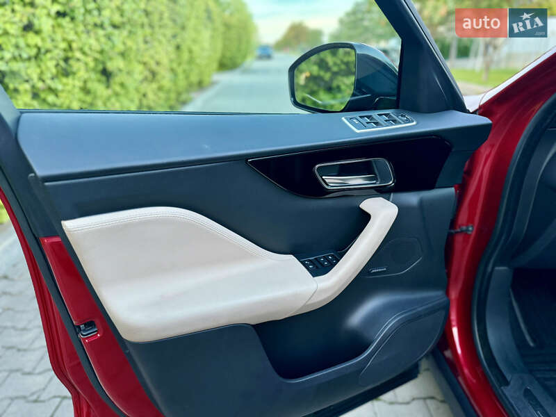 Позашляховик / Кросовер Jaguar F-Pace 2016 в Львові