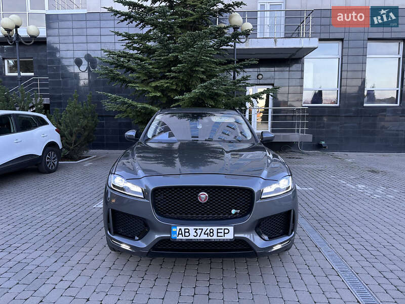 Позашляховик / Кросовер Jaguar F-Pace 2016 в Вінниці