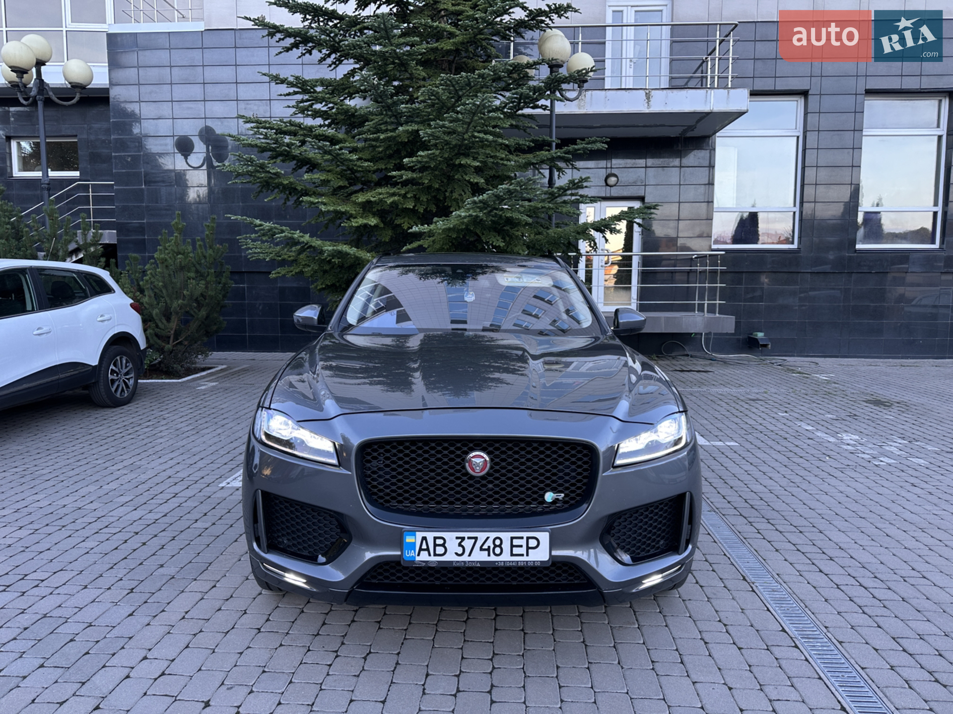 2016 Jaguar F-Pace - мініатюра 15