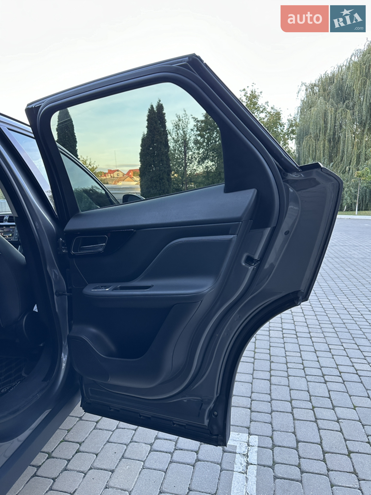 2016 Jaguar F-Pace - мініатюра 24