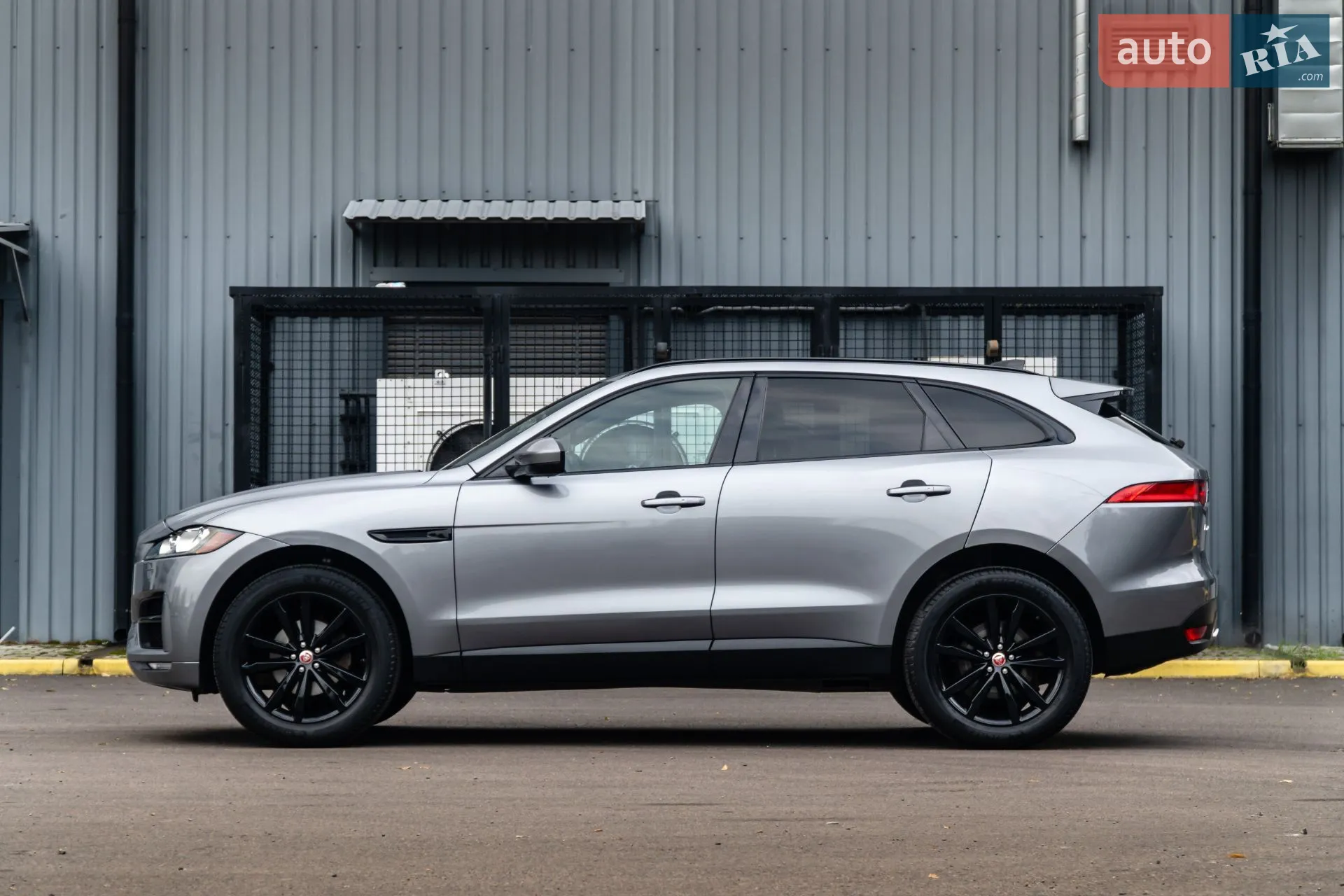 2019 Jaguar F-Pace - мініатюра 2
