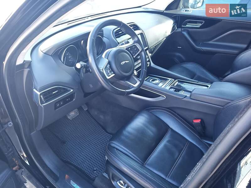 Позашляховик / Кросовер Jaguar F-Pace 2019 в Києві