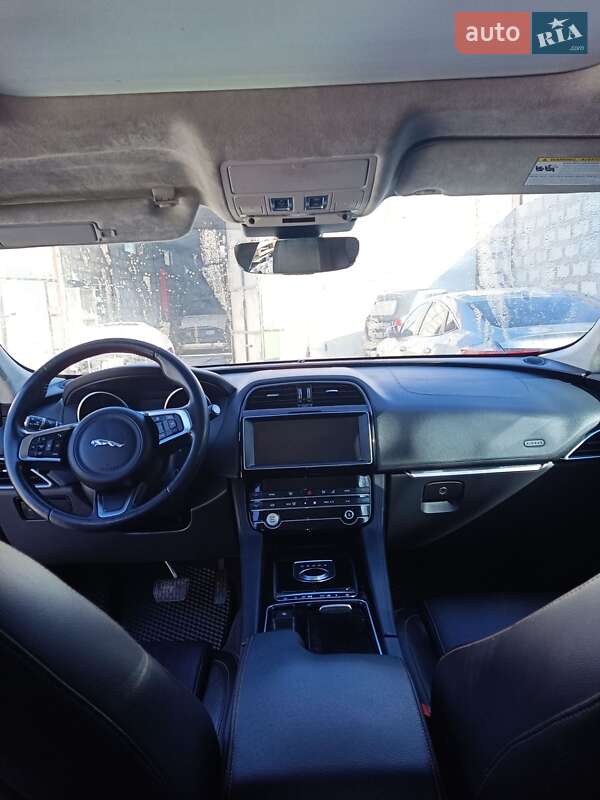 Позашляховик / Кросовер Jaguar F-Pace 2019 в Києві