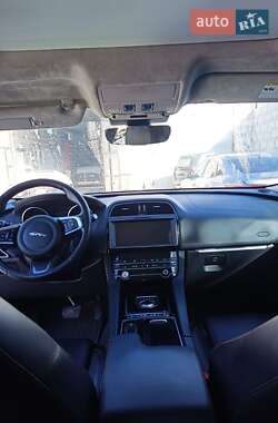 Внедорожник / Кроссовер Jaguar F-Pace 2019 в 