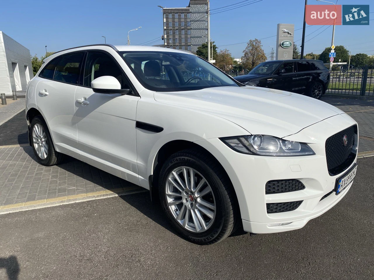 2017 Jaguar F-Pace - мініатюра 16