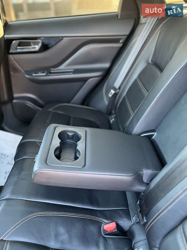 Позашляховик / Кросовер Jaguar F-Pace 2016 в Хмельницькому