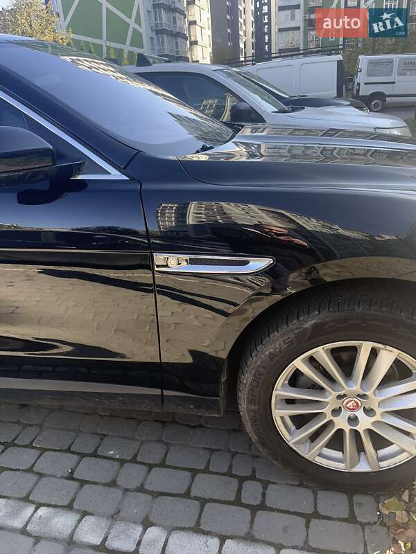 Позашляховик / Кросовер Jaguar F-Pace 2016 в Івано-Франківську
