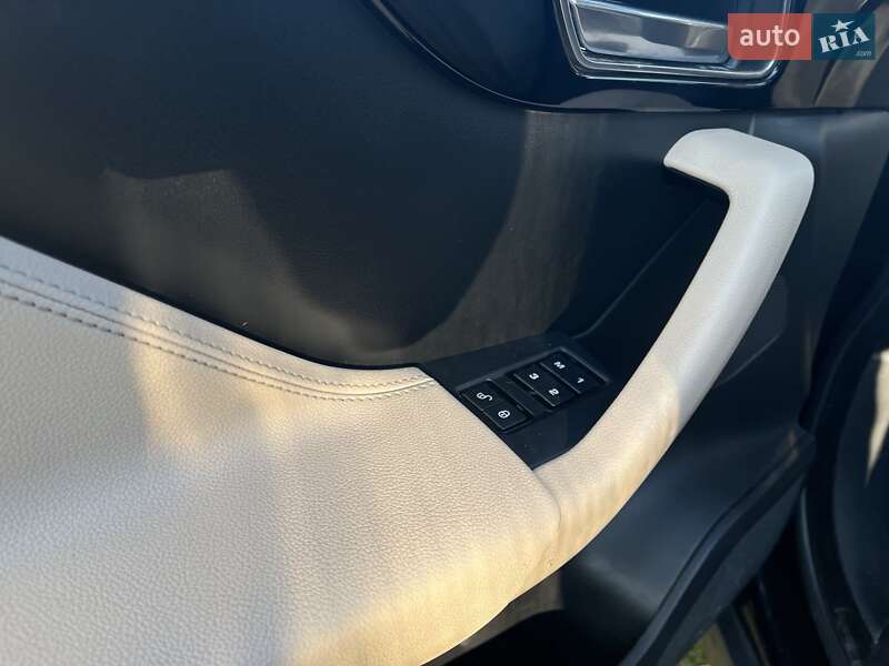 Позашляховик / Кросовер Jaguar F-Pace 2016 в Києві