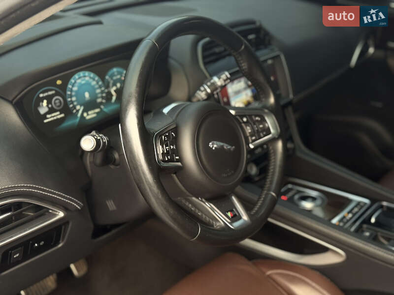 Позашляховик / Кросовер Jaguar F-Pace 2016 в Запоріжжі