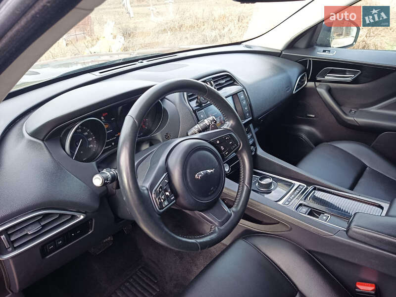 Позашляховик / Кросовер Jaguar F-Pace 2017 в Києві