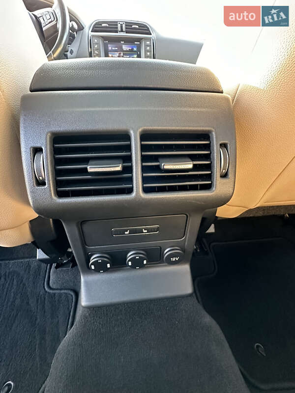 Внедорожник / Кроссовер Jaguar F-Pace 2016 в Черновцах фото 9 Внедорожник / Кроссовер Jaguar F-Pace 2016 в Черновцах