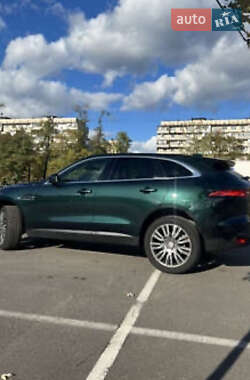 Позашляховик / Кросовер Jaguar F-Pace 2016 в 