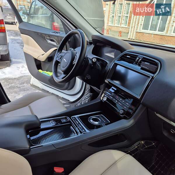 Внедорожник / Кроссовер Jaguar F-Pace 2017 в Киеве фото 22 Внедорожник / Кроссовер Jaguar F-Pace 2017 в Киеве