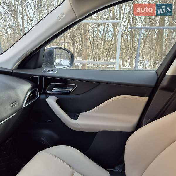 Внедорожник / Кроссовер Jaguar F-Pace 2017 в Киеве фото 27 Внедорожник / Кроссовер Jaguar F-Pace 2017 в Киеве