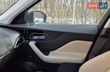 Внедорожник / Кроссовер Jaguar F-Pace 2017 в 