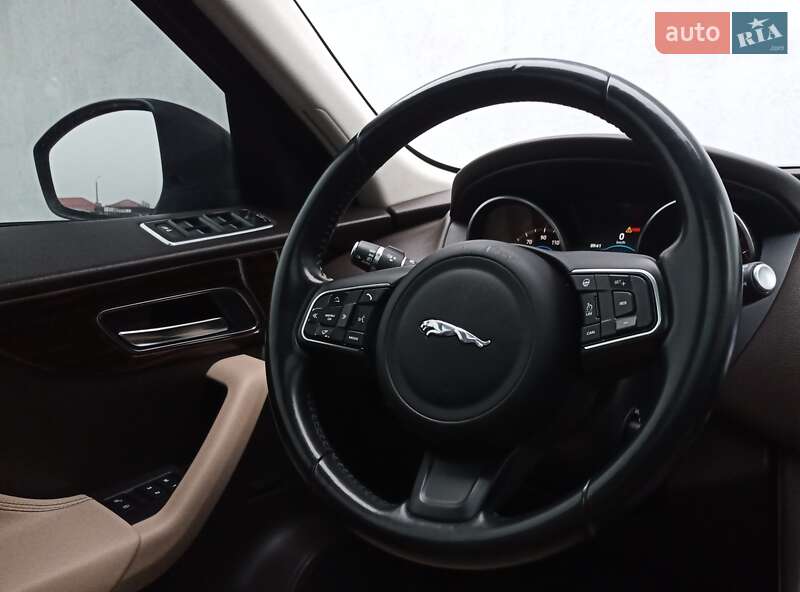 Внедорожник / Кроссовер Jaguar F-Pace 2017 в Киеве