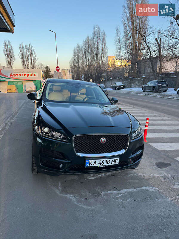 Внедорожник / Кроссовер Jaguar F-Pace 2016 в Киеве