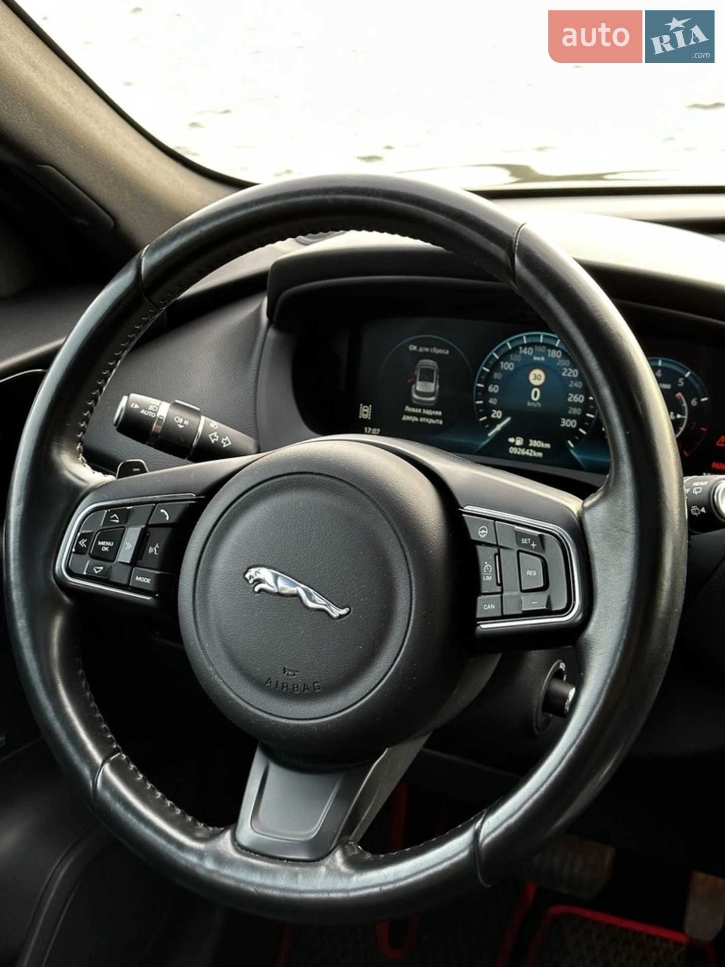 2016 Jaguar F-Pace - мініатюра 37