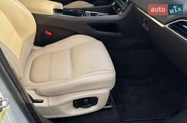 Внедорожник / Кроссовер Jaguar F-Pace 2017 в 