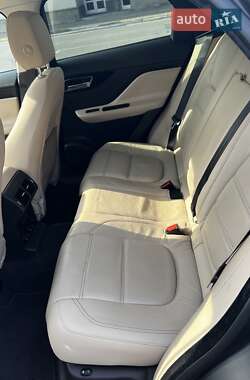 Внедорожник / Кроссовер Jaguar F-Pace 2017 в 
