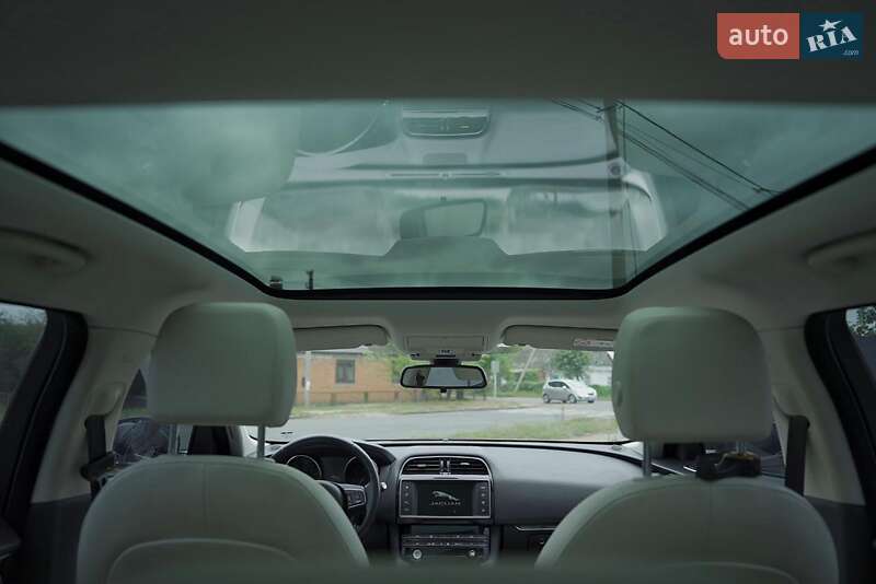 Позашляховик / Кросовер Jaguar F-Pace 2016 в Любомлі