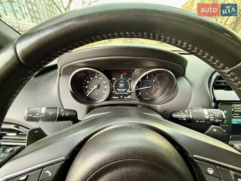 Внедорожник / Кроссовер Jaguar F-Pace 2016 в Одессе фото 18 Внедорожник / Кроссовер Jaguar F-Pace 2016 в Одессе