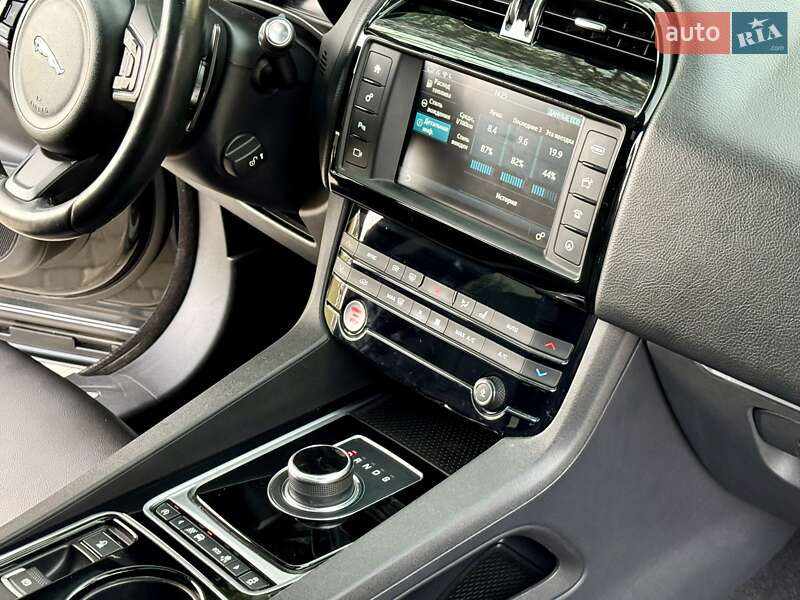 Внедорожник / Кроссовер Jaguar F-Pace 2016 в Одессе фото 25 Внедорожник / Кроссовер Jaguar F-Pace 2016 в Одессе
