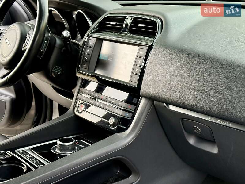 Внедорожник / Кроссовер Jaguar F-Pace 2016 в Одессе фото 29 Внедорожник / Кроссовер Jaguar F-Pace 2016 в Одессе