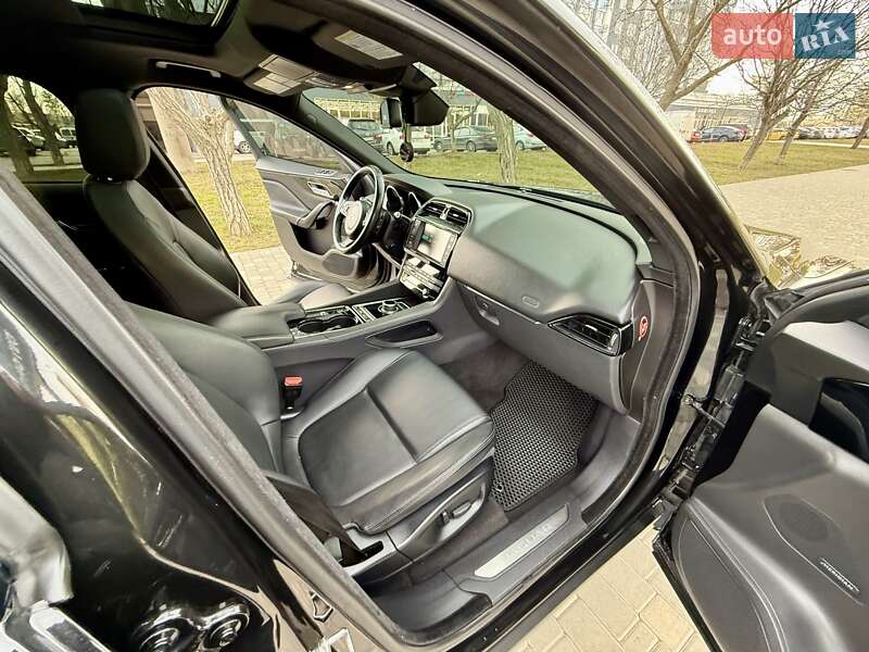 Внедорожник / Кроссовер Jaguar F-Pace 2016 в Одессе фото 32 Внедорожник / Кроссовер Jaguar F-Pace 2016 в Одессе