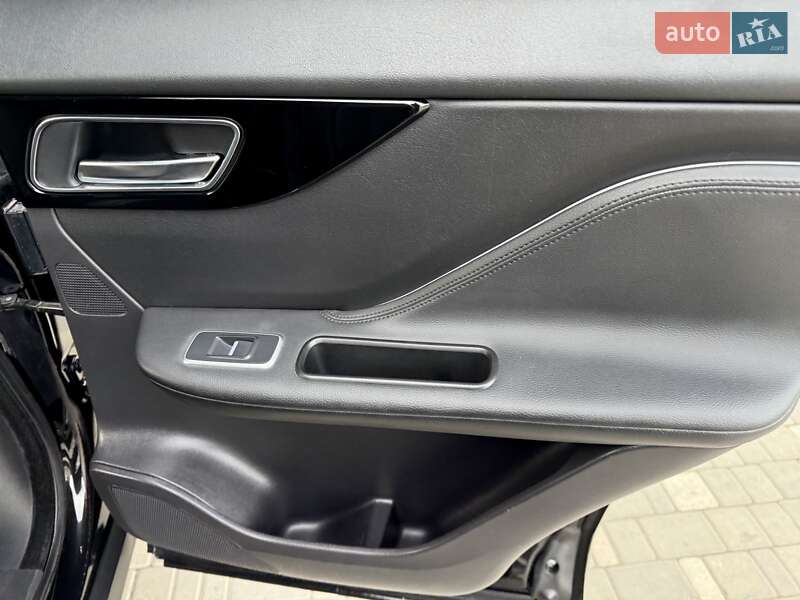 Внедорожник / Кроссовер Jaguar F-Pace 2016 в Одессе фото 83 Внедорожник / Кроссовер Jaguar F-Pace 2016 в Одессе