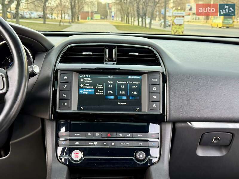 Внедорожник / Кроссовер Jaguar F-Pace 2016 в Одессе фото 87 Внедорожник / Кроссовер Jaguar F-Pace 2016 в Одессе