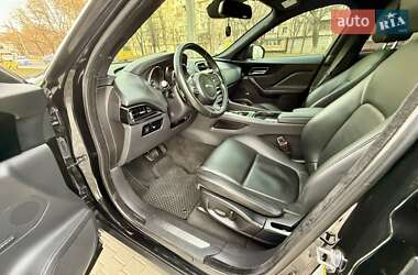 Внедорожник / Кроссовер Jaguar F-Pace 2016 в 